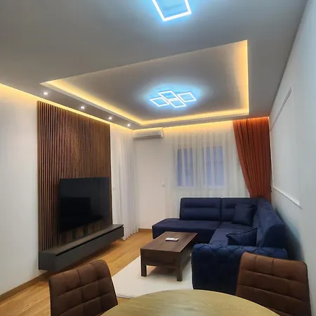 Eleven Apartment *